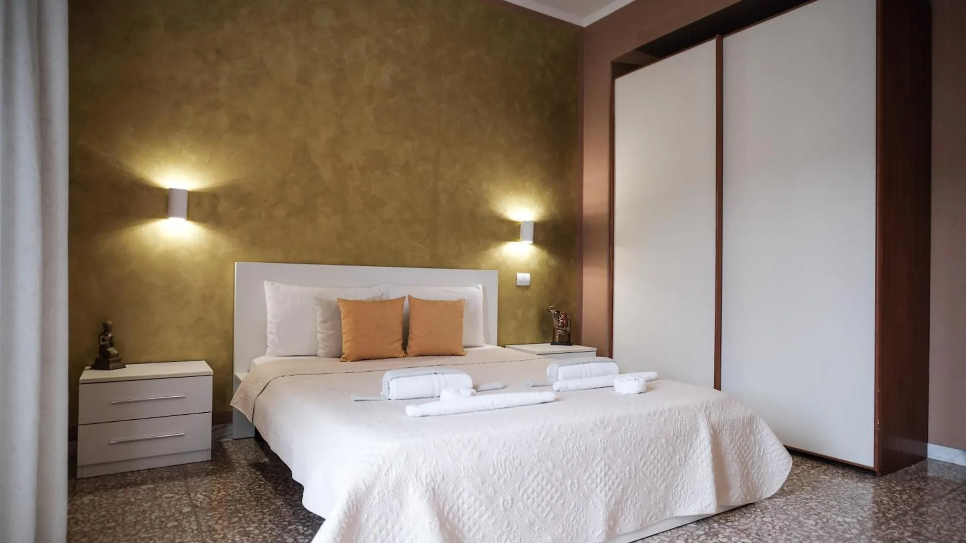Roman Holidays House Marconi 0*, Roma